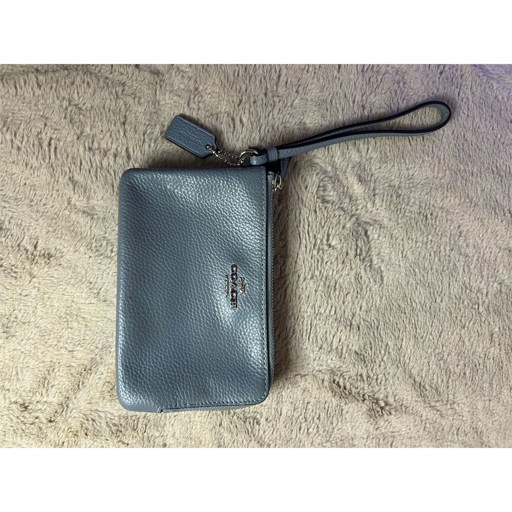 Coach Women's Light Blue Pebbled Leather Wristlet Clutch Bag